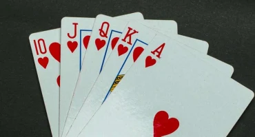 Règle du Rami : cartes, combinaisons, 51 points et victoire